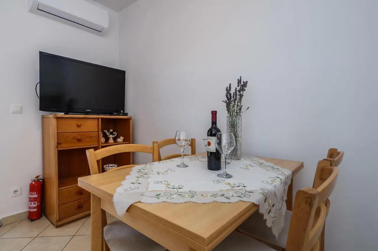 Apartment Villa Milena Trogir Kroatien