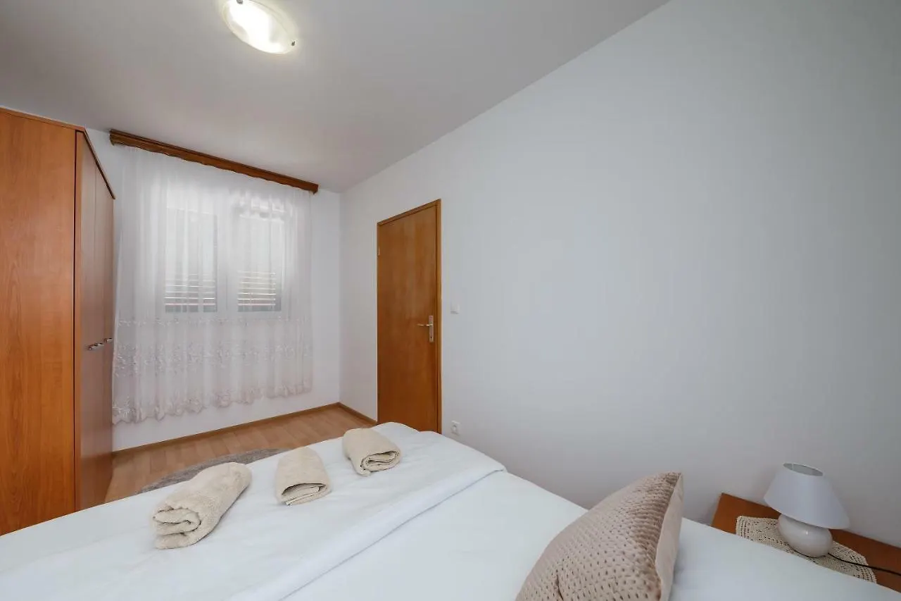 Villa Milena Trogir 0*,