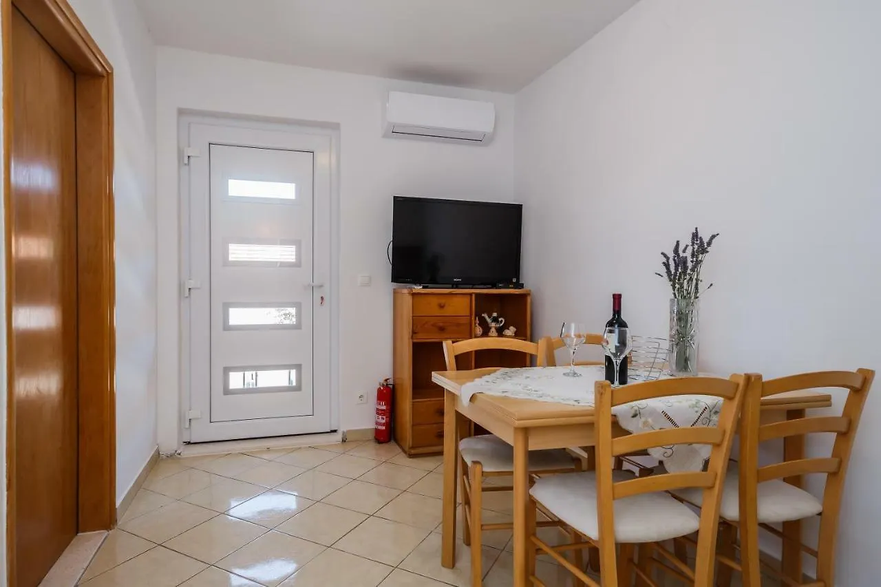 Villa Milena Trogir 0*,  Kroatien