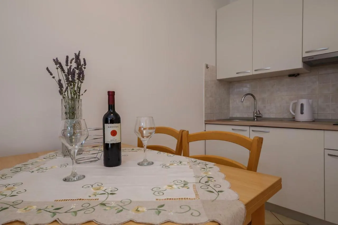 Villa Milena Trogir 0*,  Kroatien