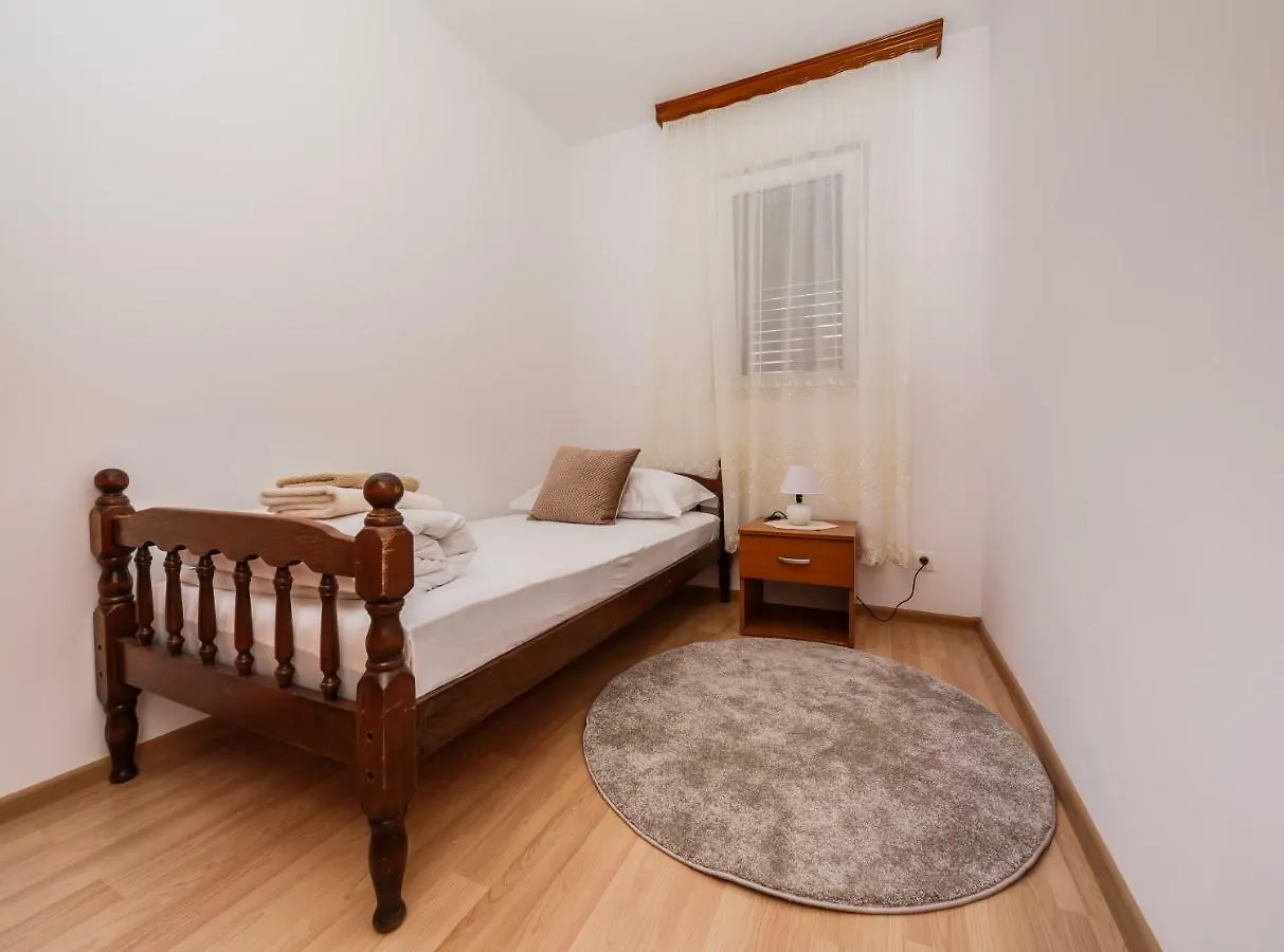 Villa Milena Trogir 0*,